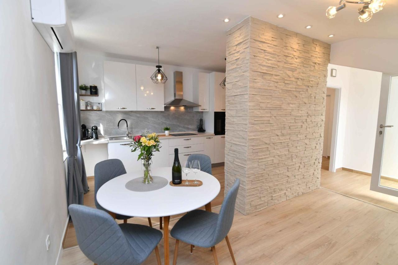 Apartman Leona Lovran Exterior foto