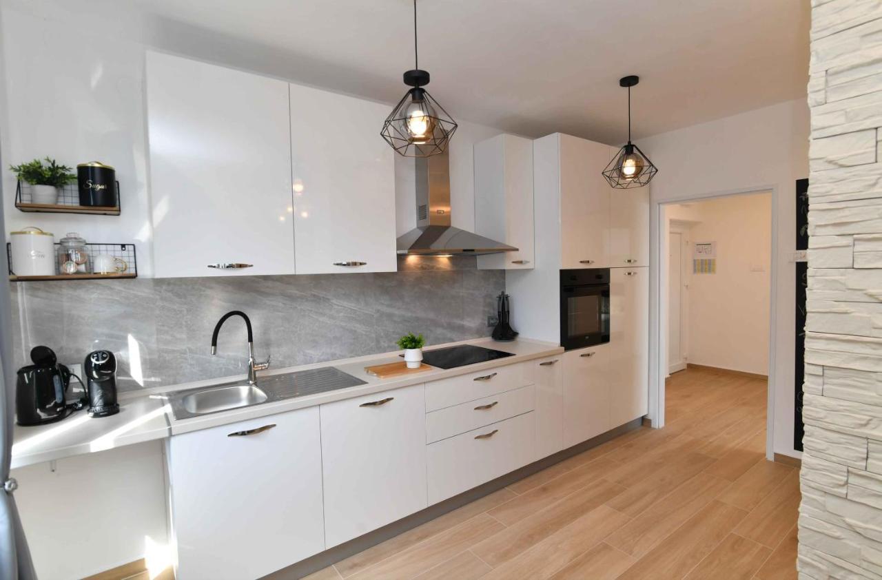 Apartman Leona Lovran Exterior foto